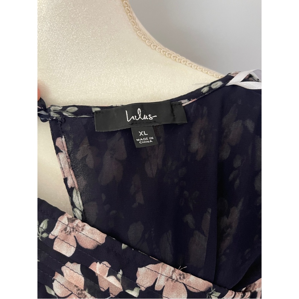 Lulu’s floral dress - Picture 7 of 7